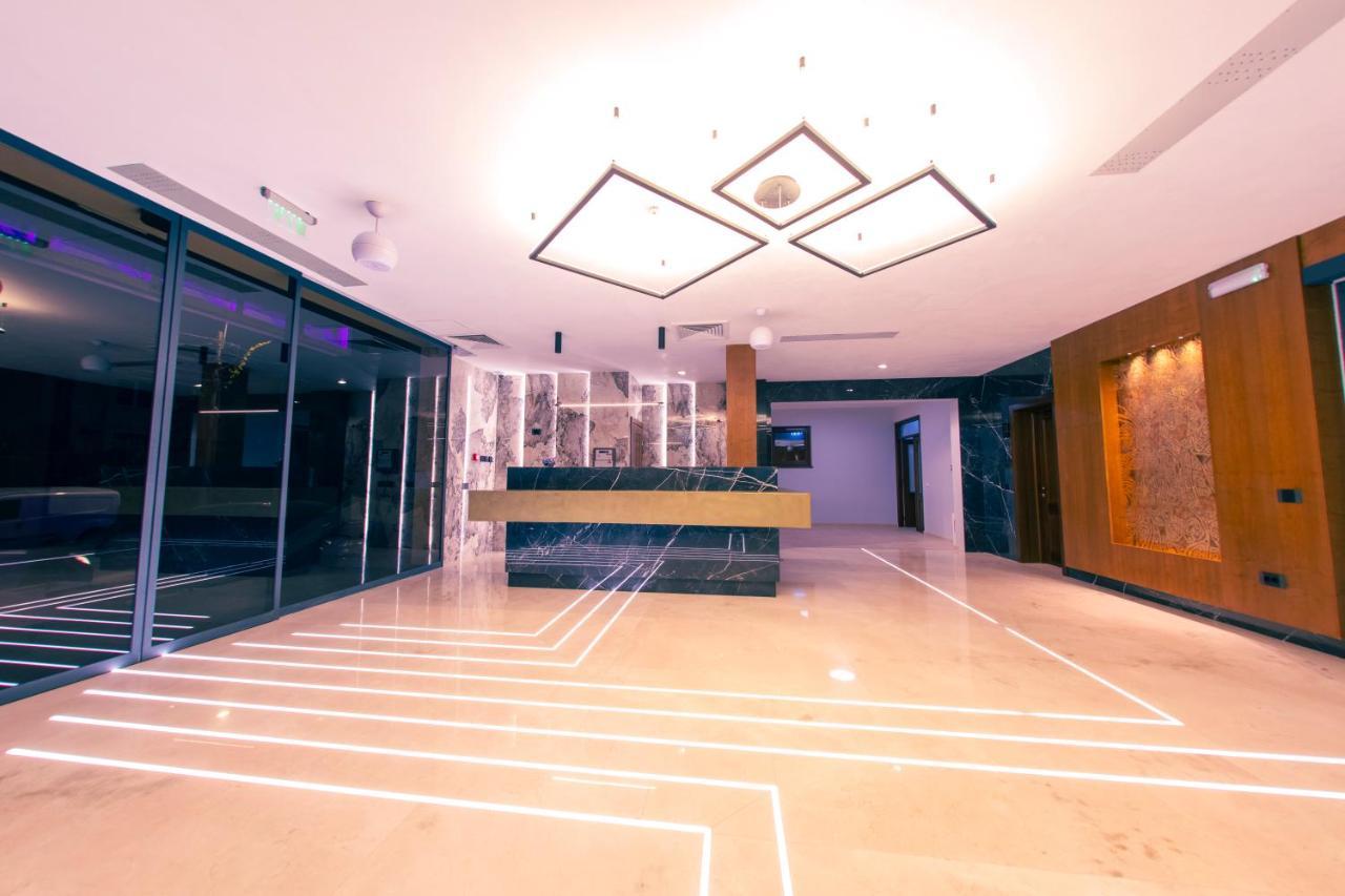 Hotel Aura Unirii อัลบายูเลีย ภายนอก รูปภาพ
