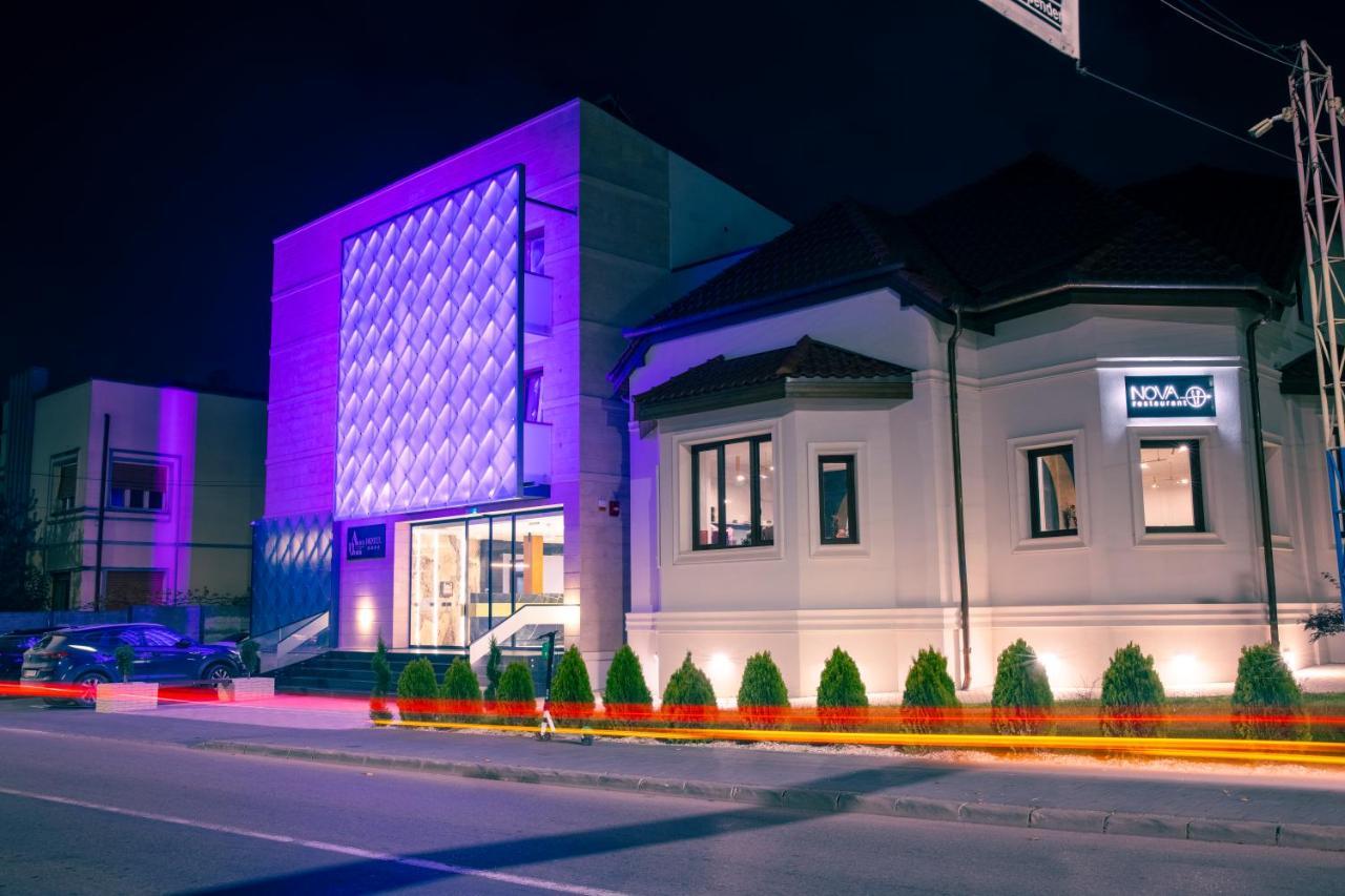 Hotel Aura Unirii อัลบายูเลีย ภายนอก รูปภาพ