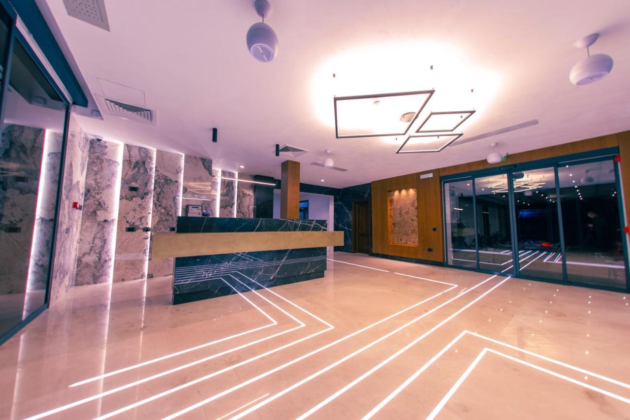 Hotel Aura Unirii อัลบายูเลีย ภายนอก รูปภาพ