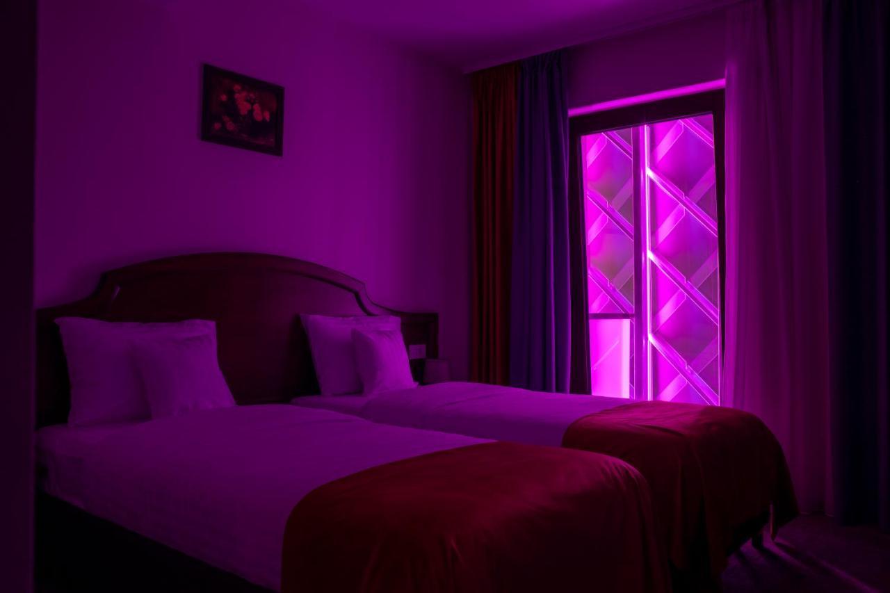 Hotel Aura Unirii อัลบายูเลีย ภายนอก รูปภาพ
